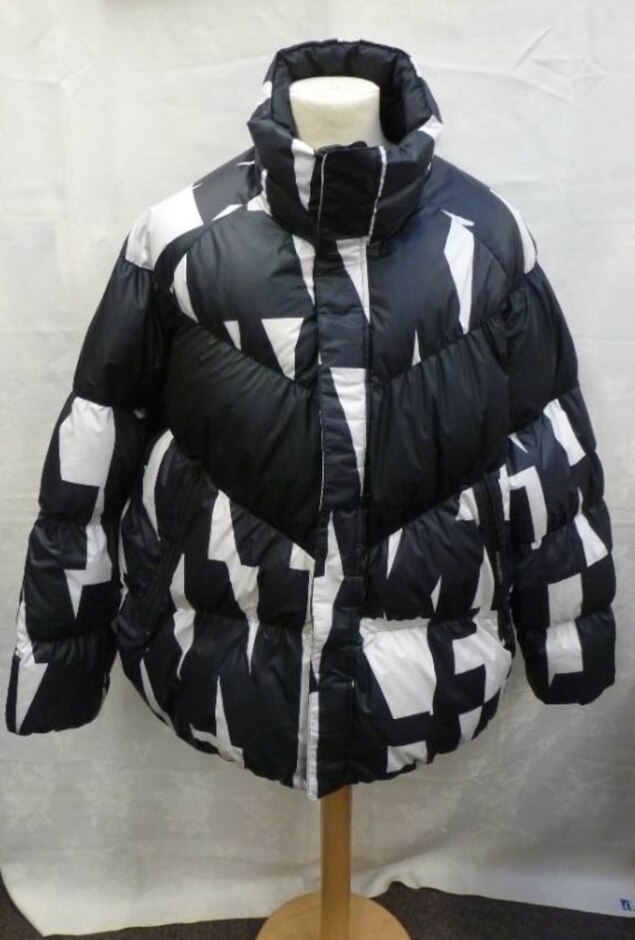 Nike  Print Down Padded Jacket  Black & White Size: Xl