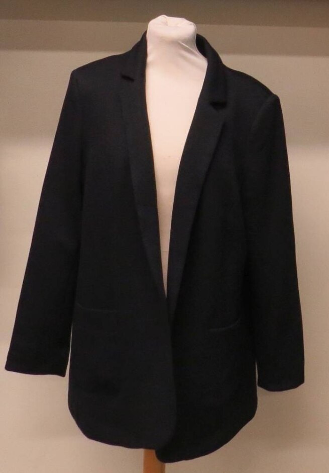 Very Blazer Black Size: 14