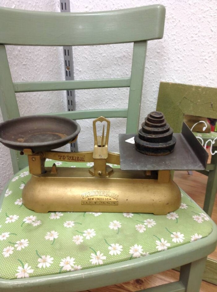 Vintage 2lb Weighing Scales. F. Wedderburn New Cross