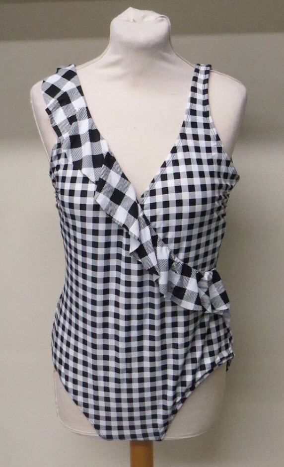 M&s Marks & Spencer One-piece Swimsuit Black & White Size: 16