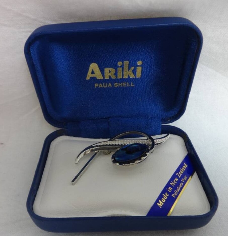 Ariki Paua Shell Brooch