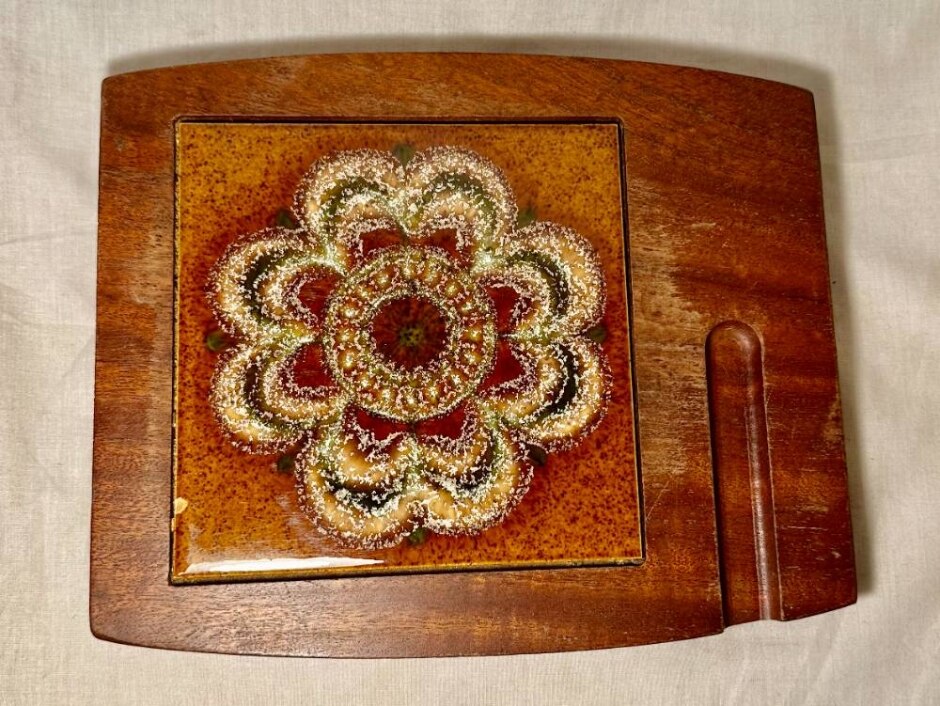Vintage Wood Retro Kitchen Tile Cheeseboard Fair Condition