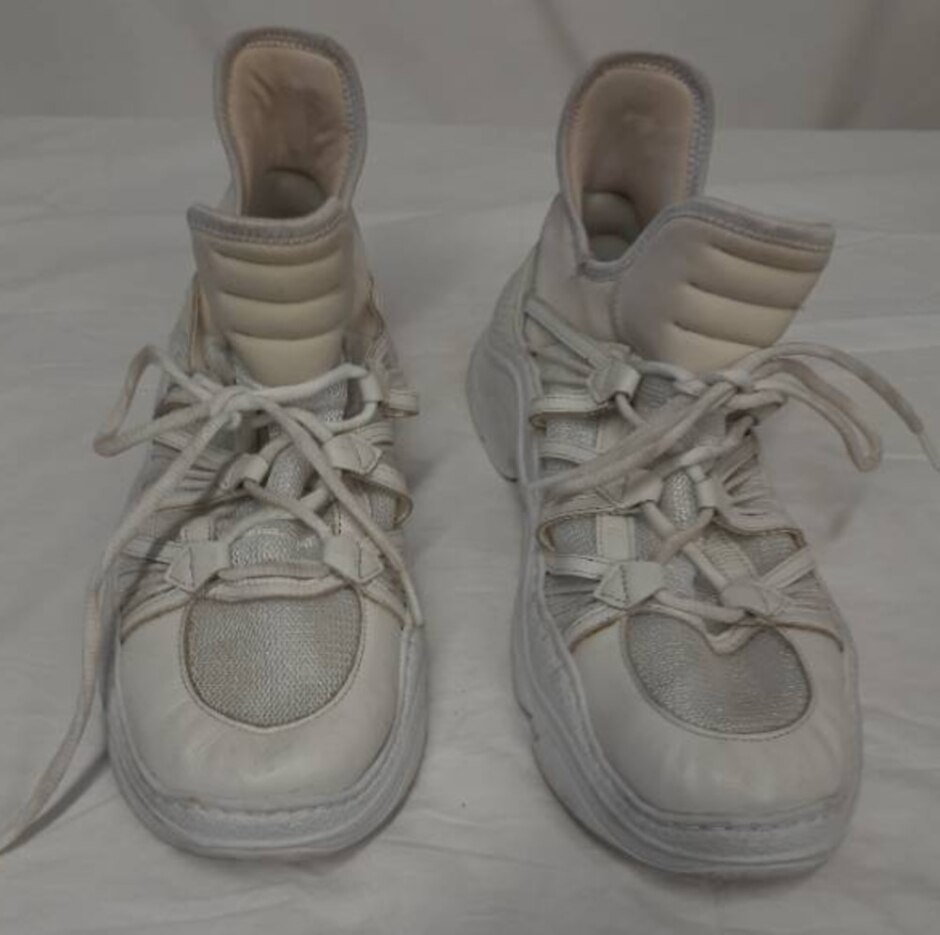 Schutz Mens Trainers White   Size Euro 41  (uk 7)
