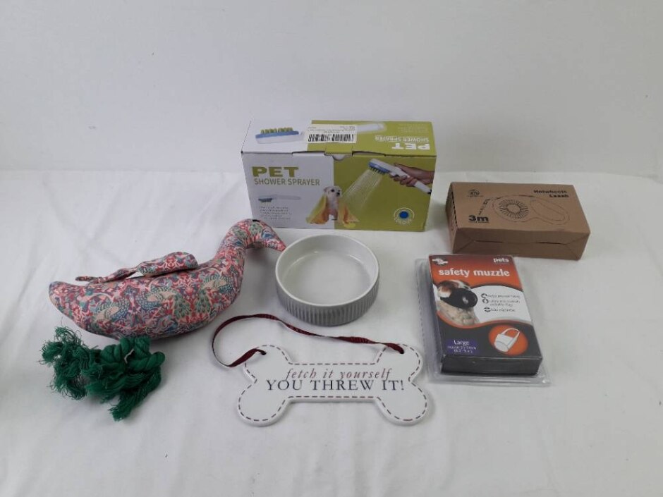 6pcs Pets Bundle Toy, Safety Muzzle, Bowl, Hotwheels Leash, Shower Sprayer, Fetch Sign