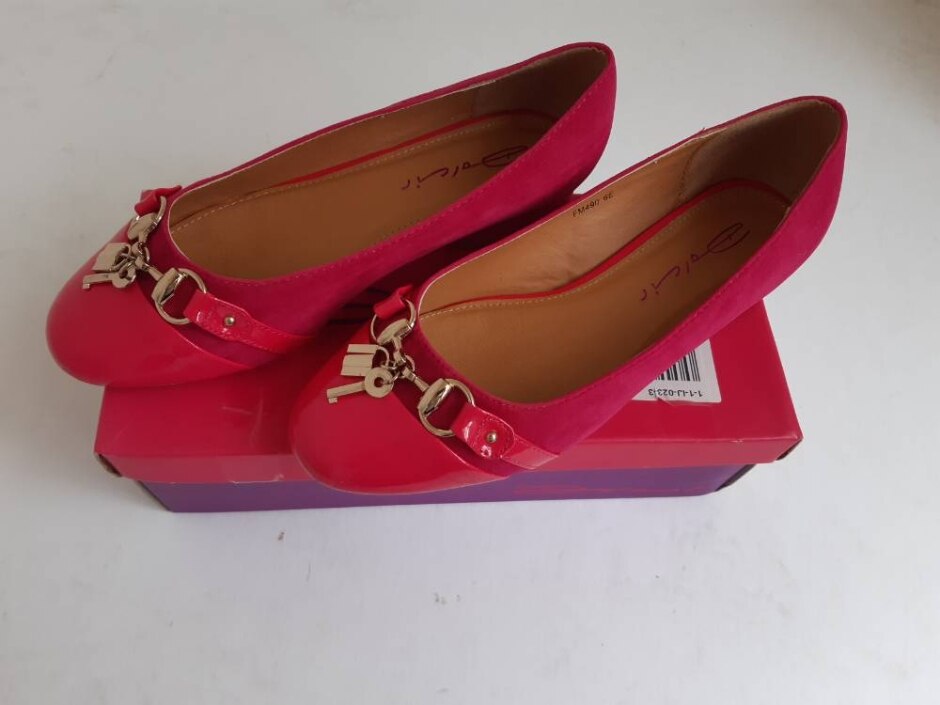 Dolcis - Brand New Cerise Shoes In Faux Suede With Patent Toes And Gold Detailing