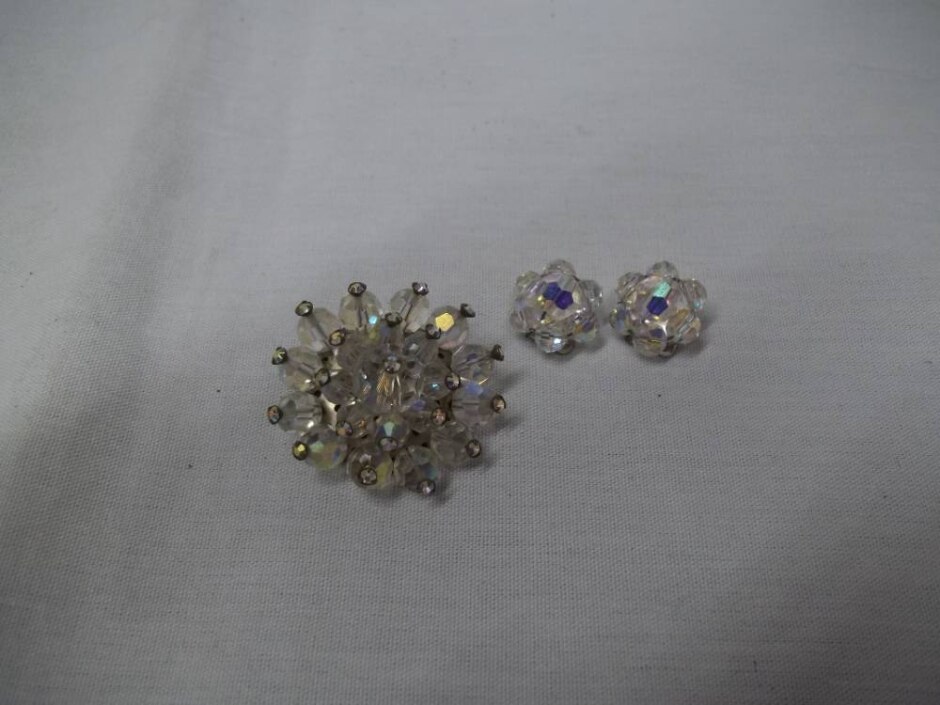 Vintage Irredescent Brooch And Clip-on Earring Set Boxed