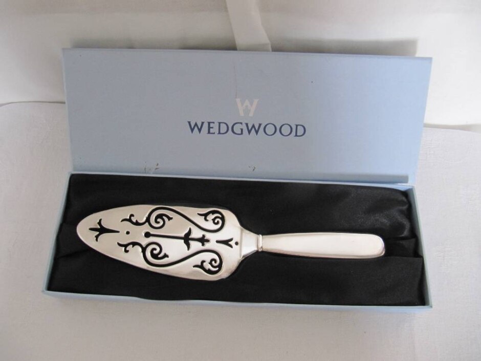 Wedgewood Silver Plated Lifestyle Henley Cake Slice In Original Box.