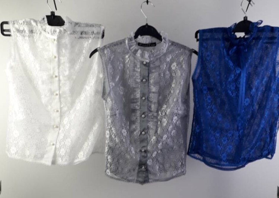 Lldiko Manners Sewing In Style Bundle X 3 Lace Tops New White & Blue  Size: S