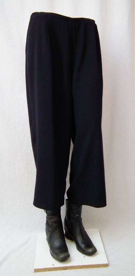 Jacques Vert Cropped Trousers Black Size: 16