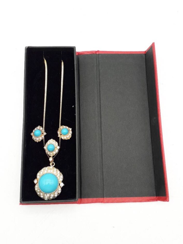 Asian Style Costume Jewellery Set Gold Tone Earrings Ring Necklace