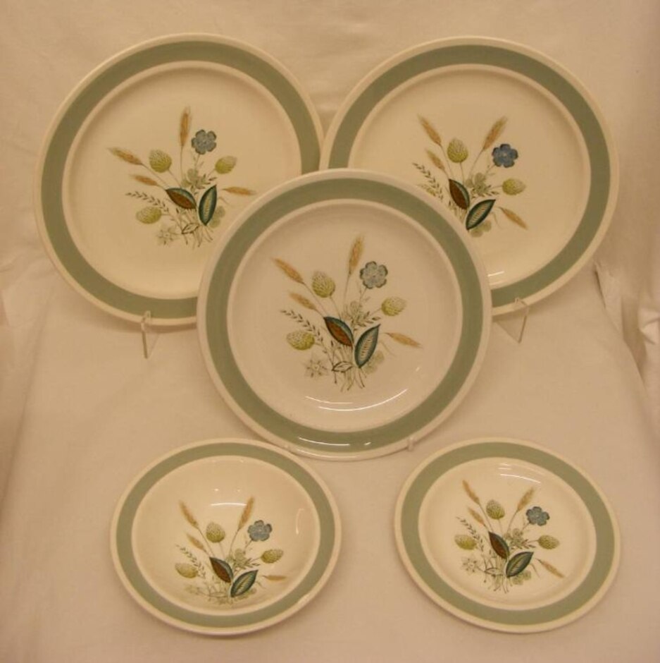 Selection Of Woodsware Clovelly Crockery - 5 Pcs