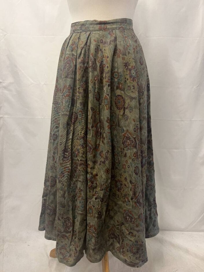 Max Mara Vintage Wool Rich Full Skirt Greens Size: 16