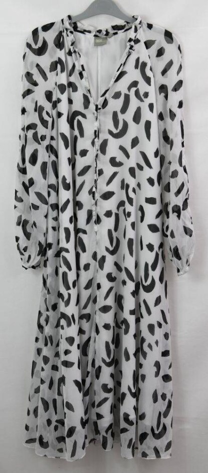 Asos Patterned Maxi Dress Black / White Size: 10