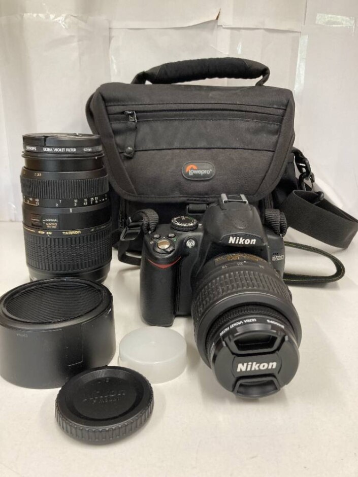 Nikon D5000 Digital Slr Camera, 18-55 1.5-5.6g  Vr Lens + Extra Lens