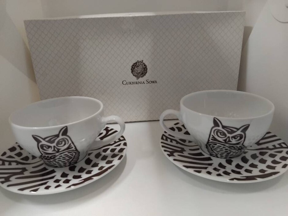 Cukiernia Sowa: Pair Of Mugs And Saucers
