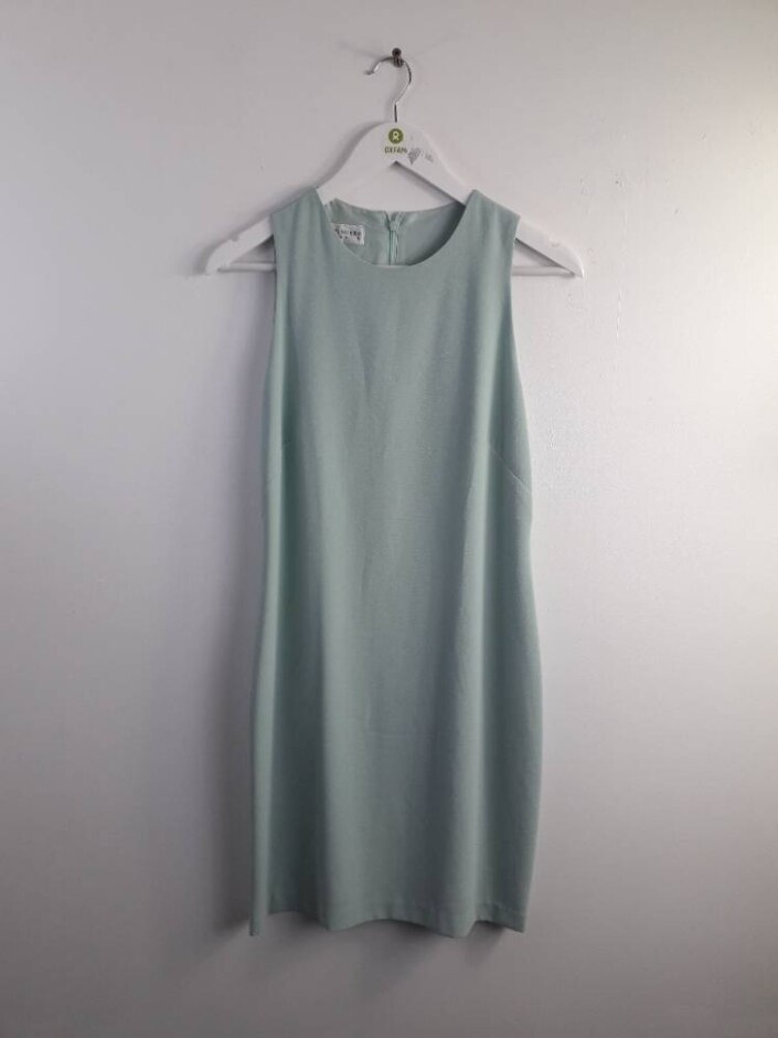 Sticky Fingers Simple Shift Dress Green Size: 10