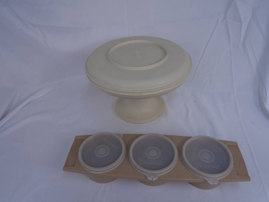 Vintage Tupperware Three Storage Jars & Cake Stand/plate.