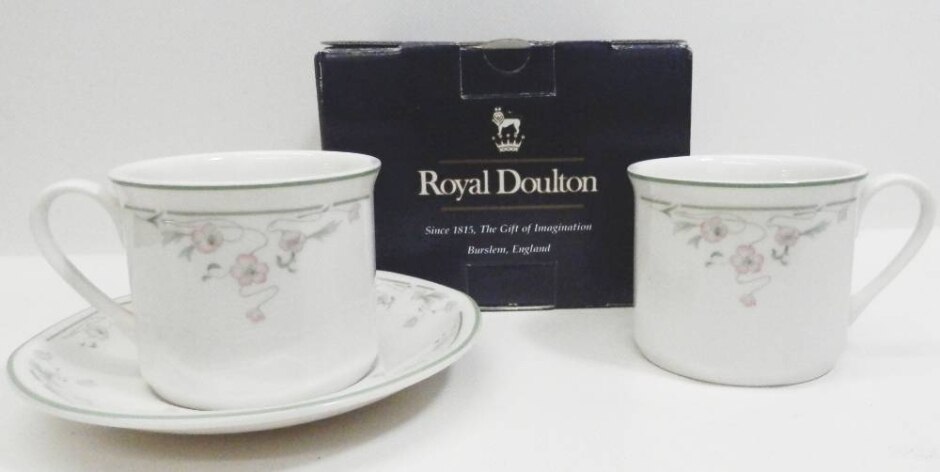 Royal Doulton Fine China Caprice 2 Tea Cups And 1 Saucer With Original Box