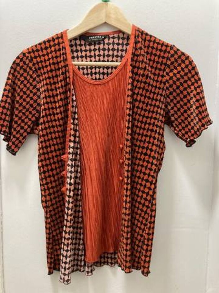 Forever By Michael Gold Vintage Top Gold And Black Size: M