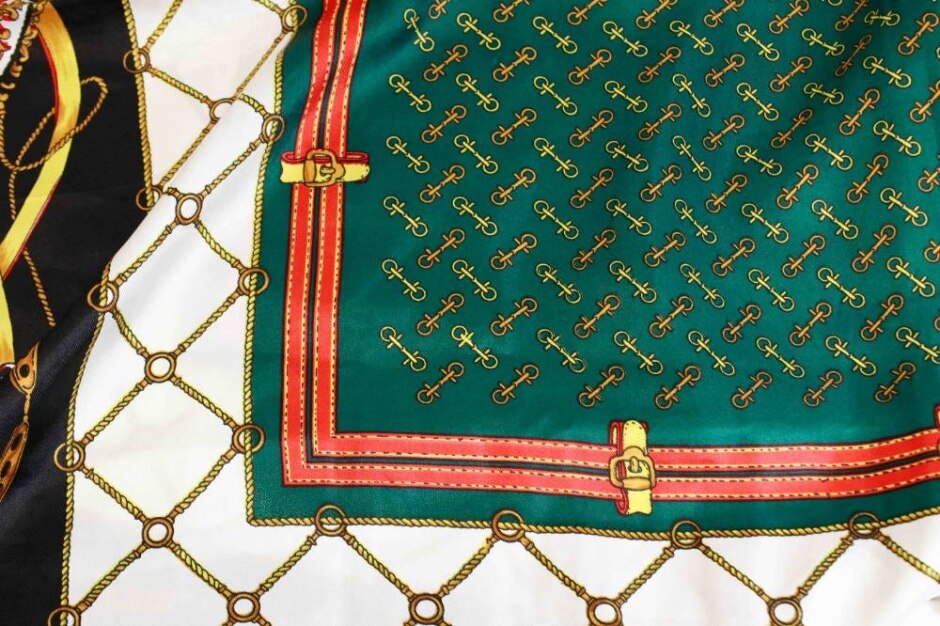 Sun Kyung Sa Multicoloured Large Square Scarf
