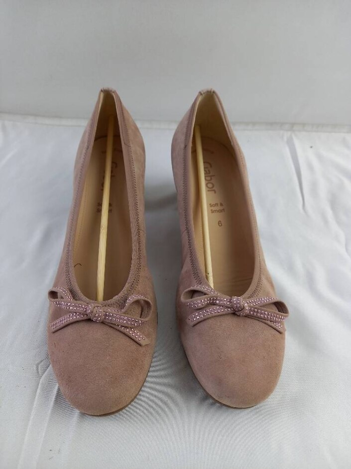 Gabor Suede Rhinestone Bow Chunky Heels Size 6 Dusty Pink