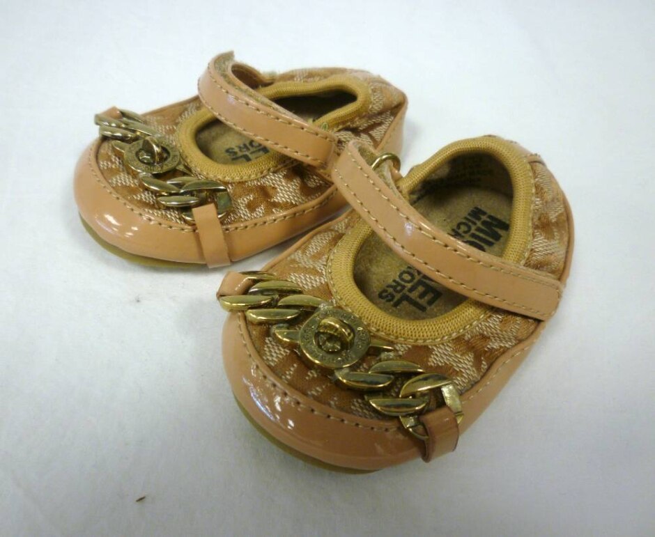 Michael Kors Shoes Camal Size: 6 Infant