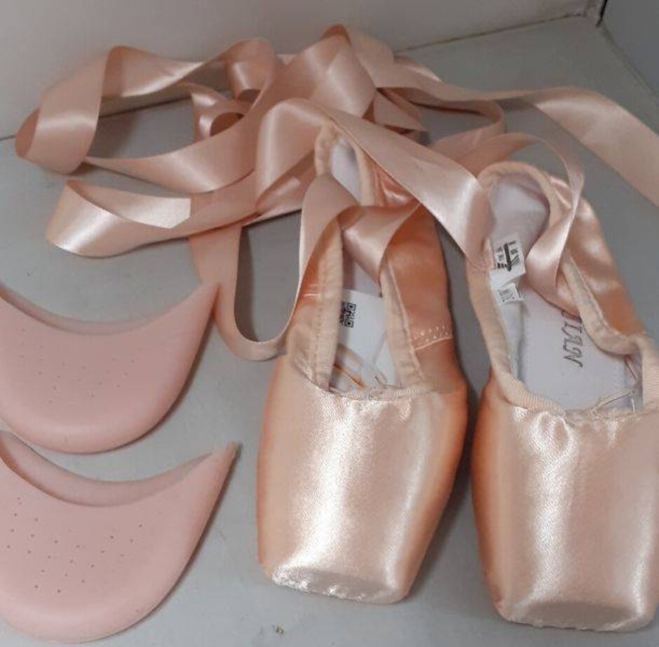 Tiejian Pointe Ballet Shoes Pink Size: 6 - 7 Years