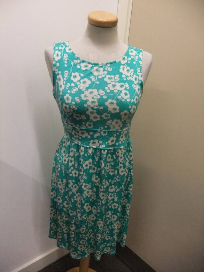 Oasis Sleeveless Floral Dress Green And Cream Size: S