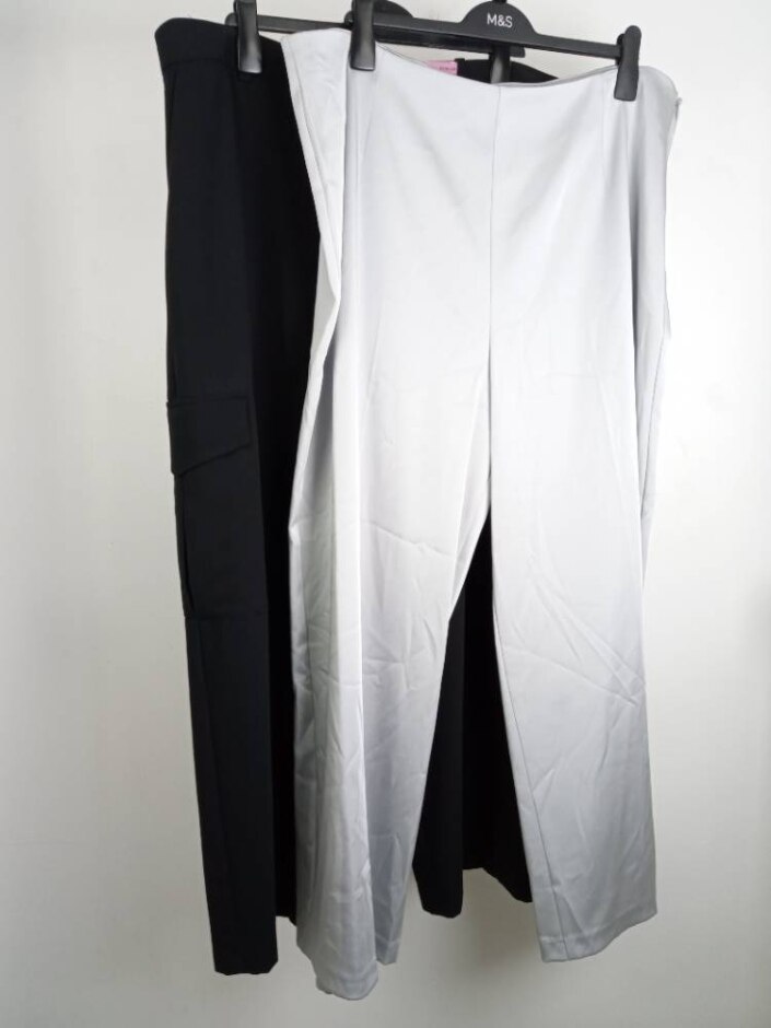 M&s Marks & Spencer Women's 2xbundle Trousers Grey Black Size: 22