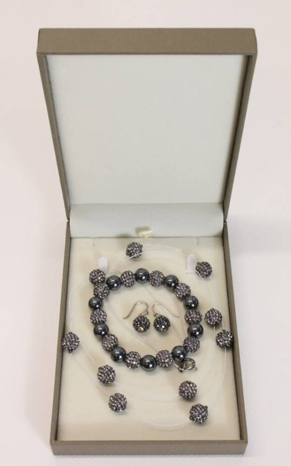 New In Box Diamante Bead Necklace, Bracelet & Earrings Set