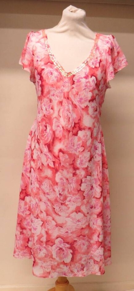 Changes By Together Short-sleeved Dress Pink Roses Size: 14