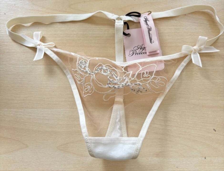 Agent Provocateur Cream Women Thong Hand-bearded Cream Size: Xs