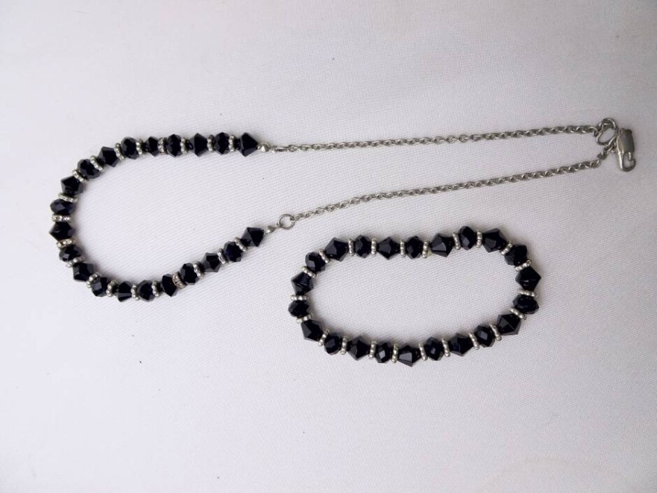 Silver Colour And Black Bead Necklace And Bracelet Set