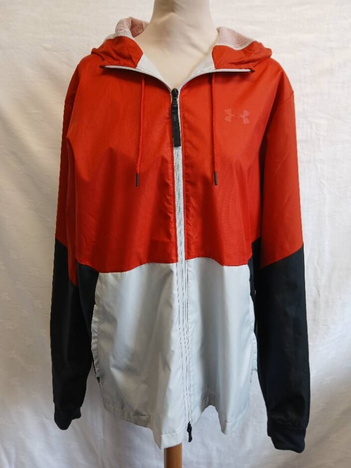 Under Armour Rain Jacket Black/red Size: M