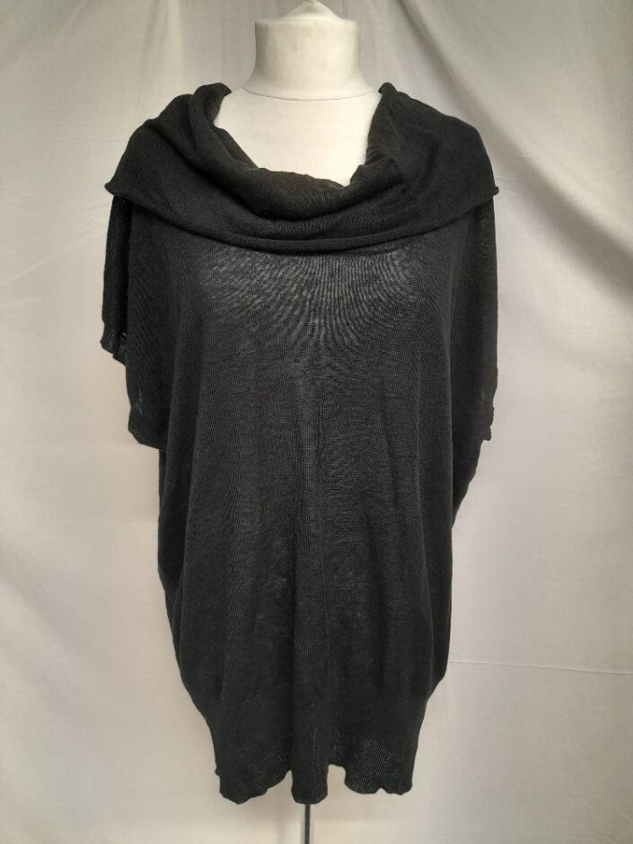 Fenn Wright Manson Long Linen Mix Top Black Size: 16