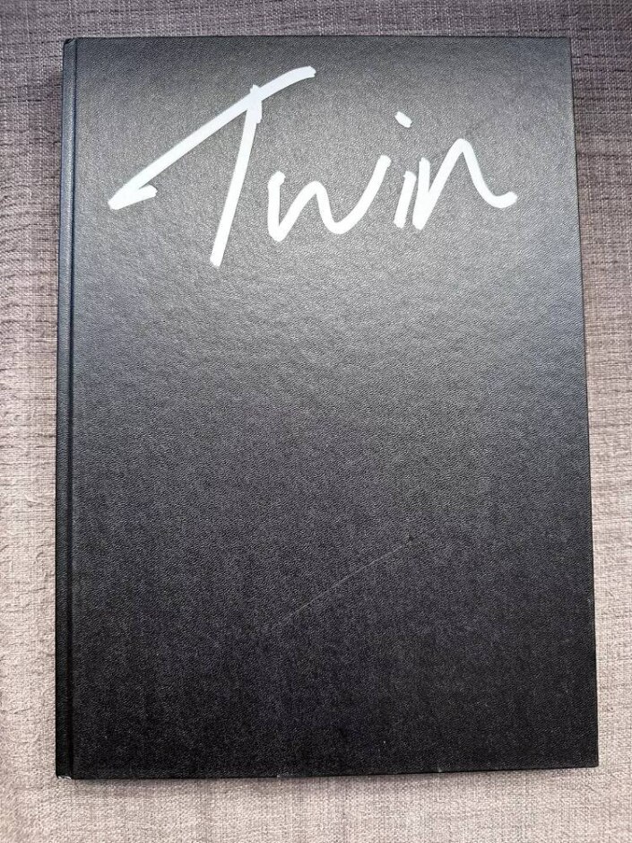 Twin Issue 1 Autumn/winter 2009/2010