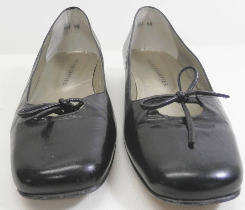 As New Roland Cartier Black Leather Ballet Flats Size: 6