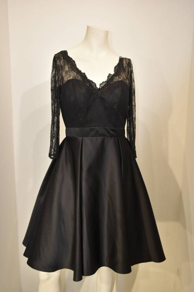 Impression Bridal Lace Top And 3 Layered Skirt Black Dress Size: 10
