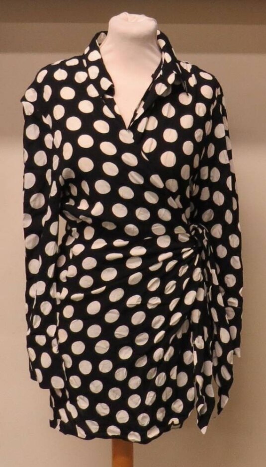 Zara Long-sleeved Wrap Dress Black & White Size: L
