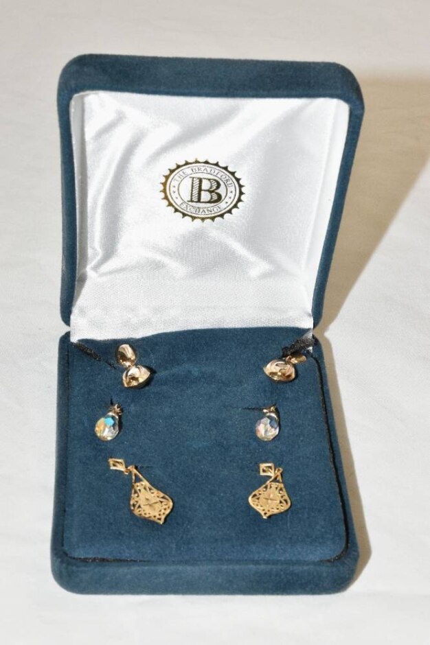 Bradford Exchange 3 Pairs Of Earrings