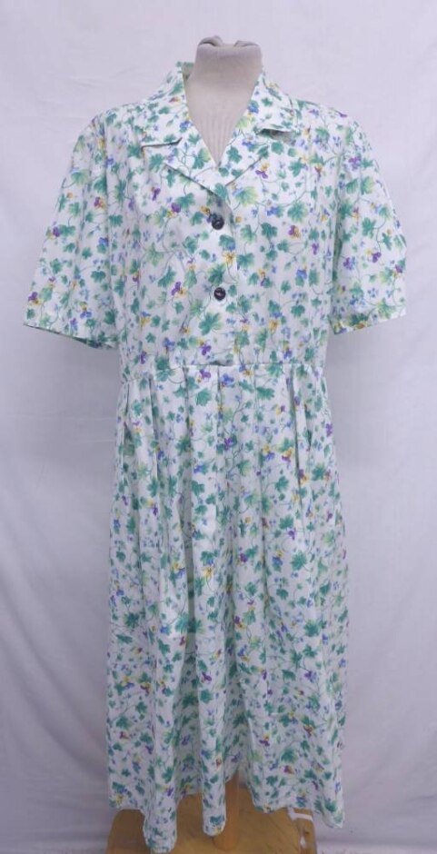 Unbranded Pansy Print Shirt Style Dress Green & White Size: One Size