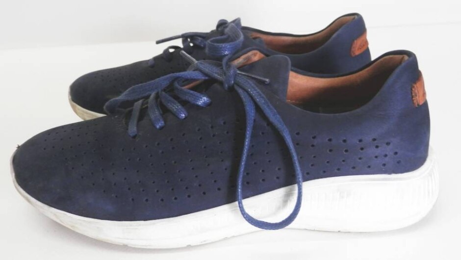 Barbour Suede Trainers Size 4 Blue