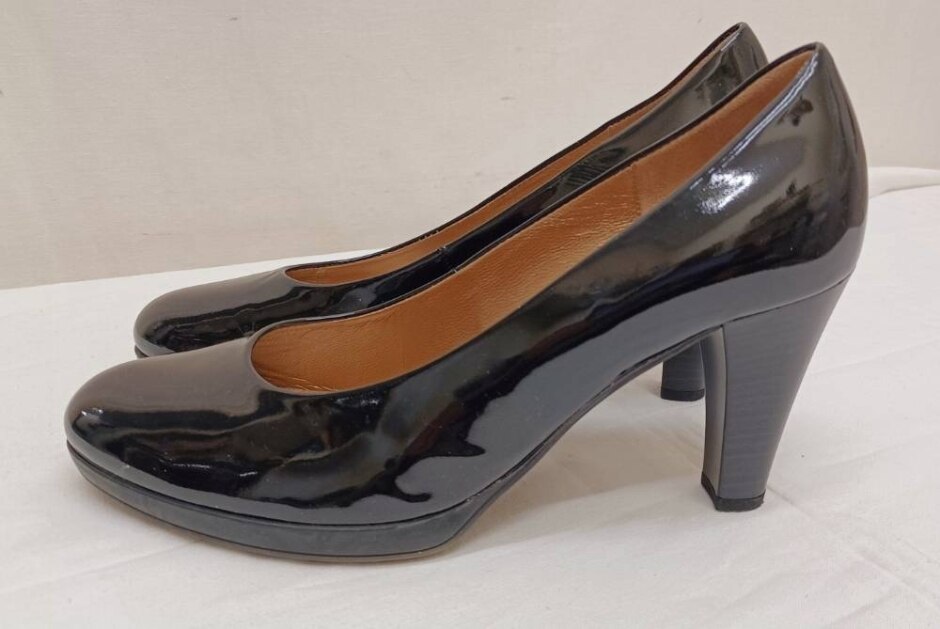 Gabor Black Leather Patent Court Shoes - Size 5