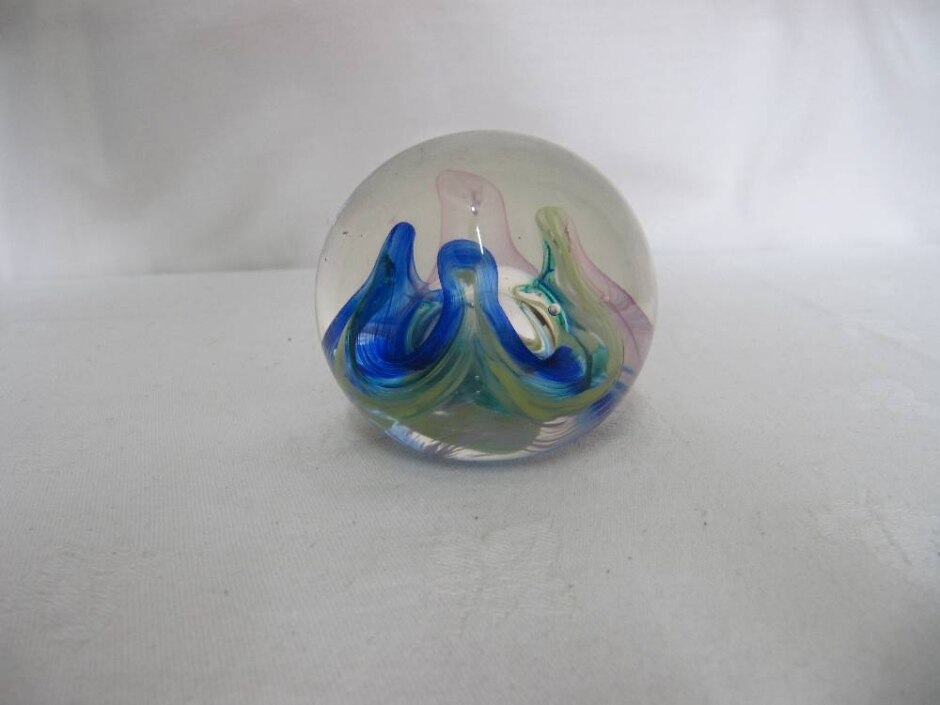 Selkirk Glass Peter Holmes Paperwieght Year Unknown Made In Scotland