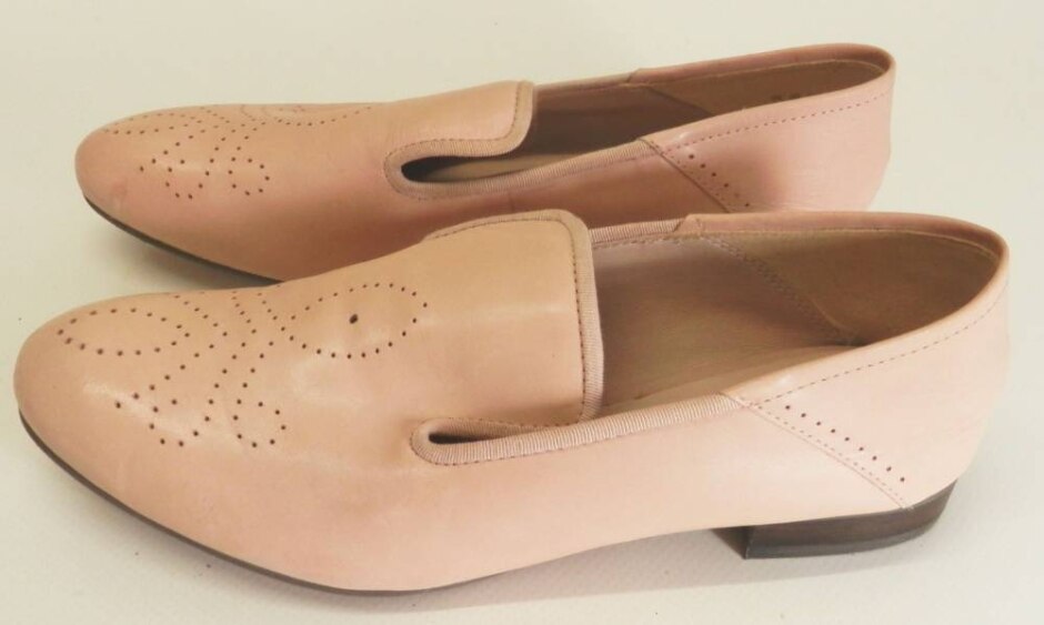 Clarks Leather Slip On Shoes Pink Size 4.5 Pink