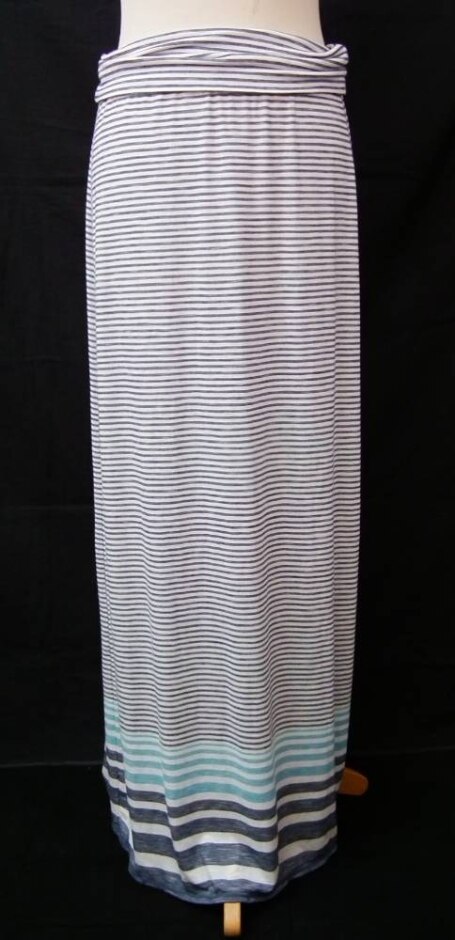 Max Studio Long Skirt Blue Size: 10