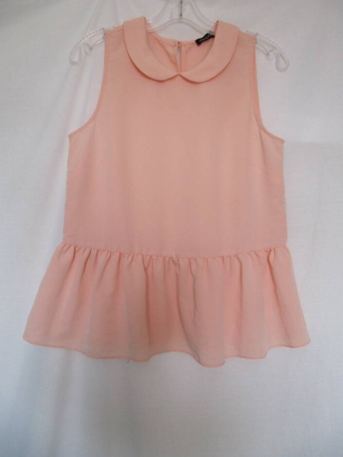 Jaeger Sleeveless Blouse Peach Size: 10