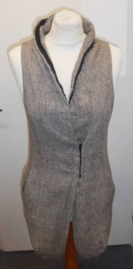 Annette Gortz Longline Linen Mix Waistcoat Beige/black Size: 34