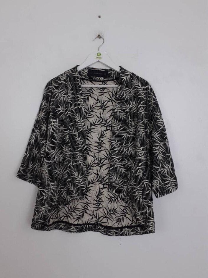Zara Women's Printed Open Front Jacket Black Size: M