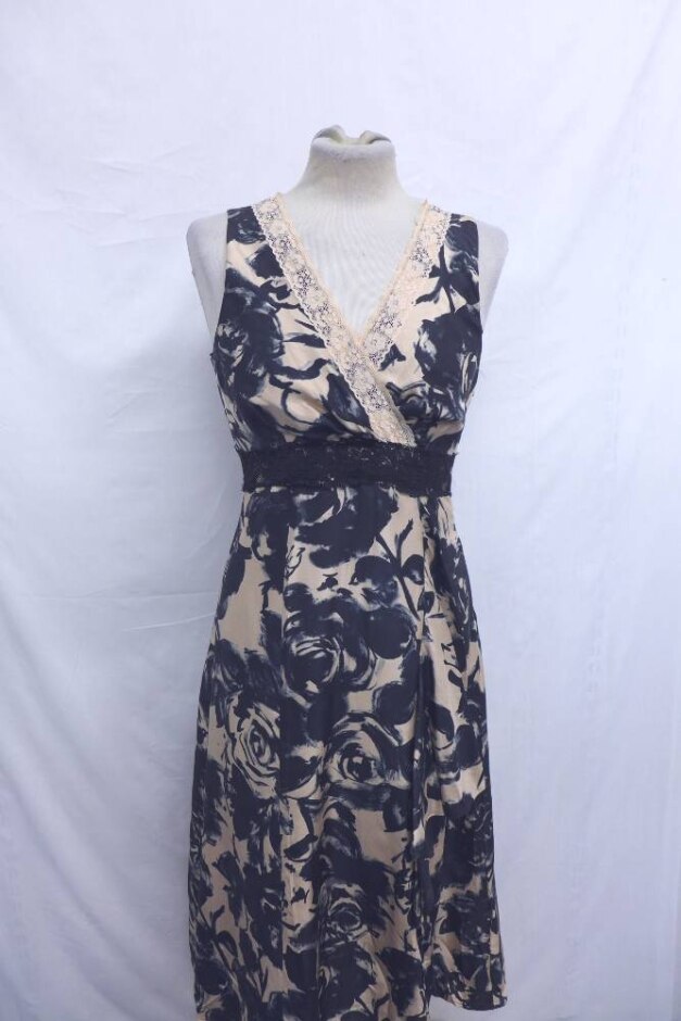 Phase Eight Silk Halter Neck Dress Peach On Black Size: 10
